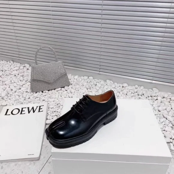 Loewe Glossy Black Women's Oxford Shoes - Picture 6 of 9